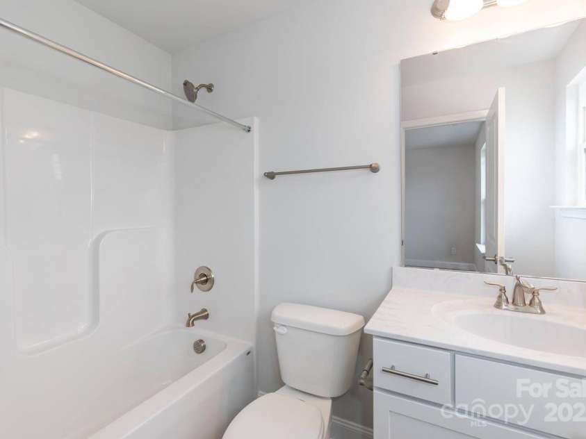 115 Kerr Walk Drive, Statesville, NC 28677.  MLS# CAR4261377, YatesRealty ID 14370. 