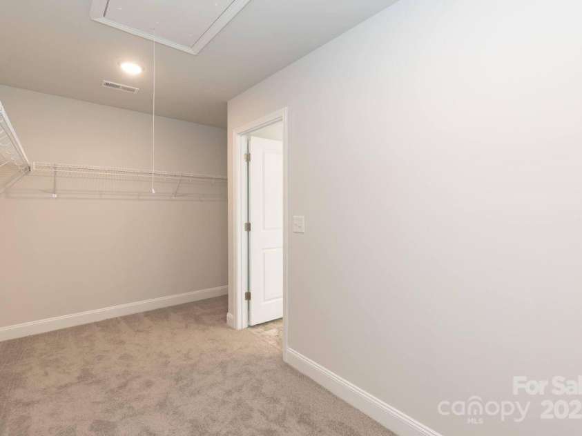 115 Kerr Walk Drive, Statesville, NC 28677.  MLS# CAR4261377, YatesRealty ID 14370. 