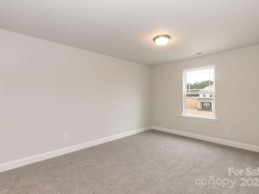 115 Kerr Walk Drive, Statesville, NC 28677.  MLS# CAR4261377, YatesRealty ID 14370. 