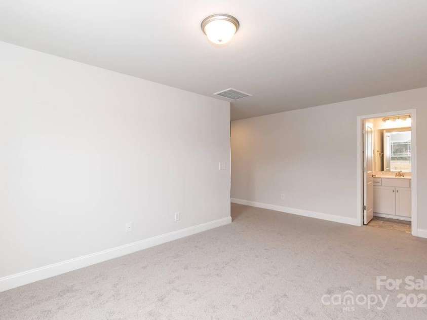 115 Kerr Walk Drive, Statesville, NC 28677.  MLS# CAR4261377, YatesRealty ID 14370. 