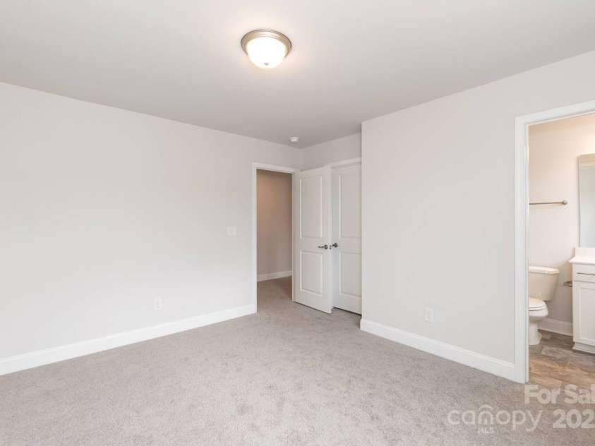 115 Kerr Walk Drive, Statesville, NC 28677.  MLS# CAR4261377, YatesRealty ID 14370. 