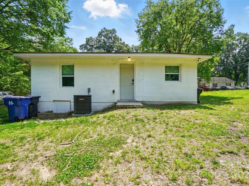 13821 David Street, Huntersville, NC 28078.  MLS# CAR4261504, YatesRealty ID 14371. Back of home