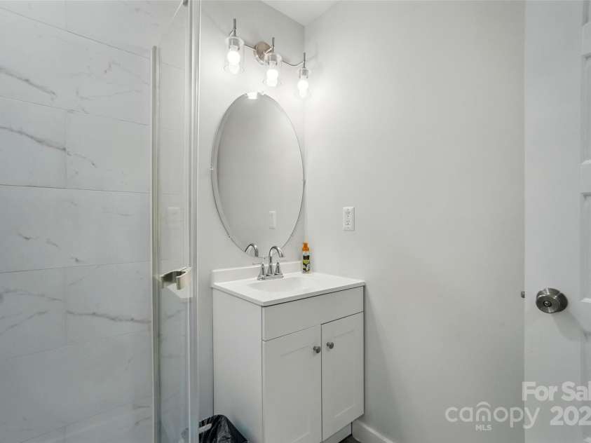 13821 David Street, Huntersville, NC 28078.  MLS# CAR4261504, YatesRealty ID 14371. Bathroom