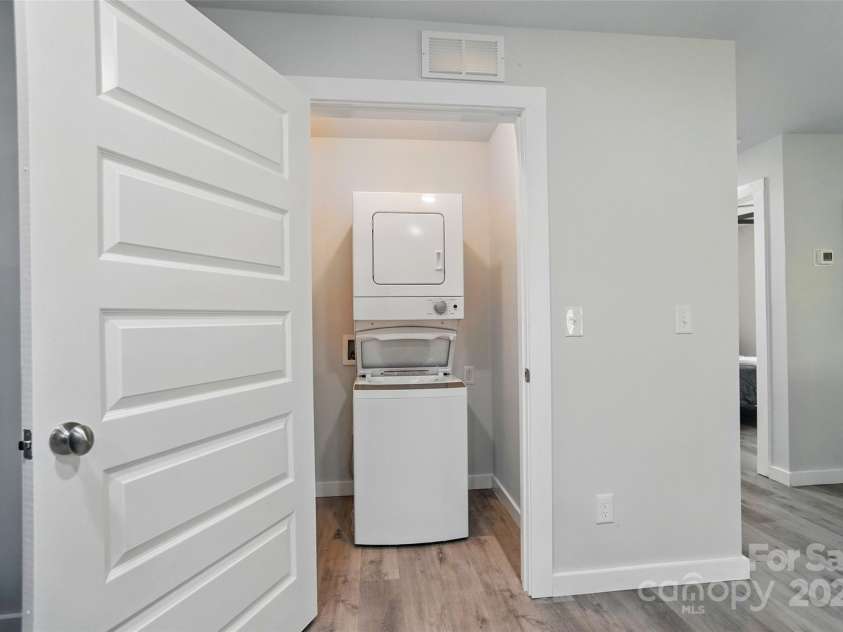 13821 David Street, Huntersville, NC 28078.  MLS# CAR4261504, YatesRealty ID 14371. Laundry