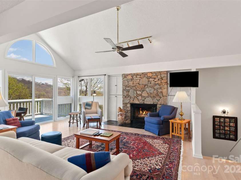 135 Oakcrest Lane, Waynesville, NC 28786.  MLS# CAR4235080, YatesRealty ID 14372. 