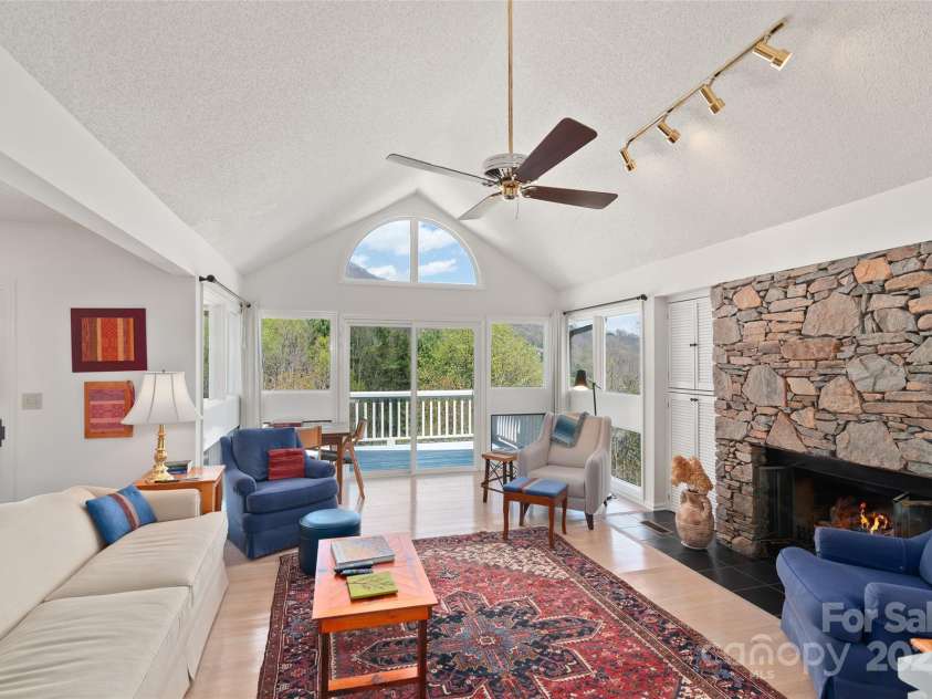 135 Oakcrest Lane, Waynesville, NC 28786.  MLS# CAR4235080, YatesRealty ID 14372. 