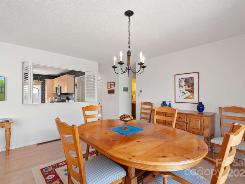 135 Oakcrest Lane, Waynesville, NC 28786.  MLS# CAR4235080, YatesRealty ID 14372. 