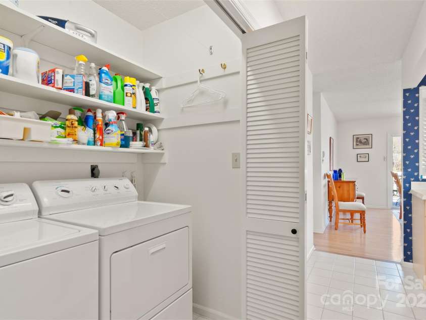 135 Oakcrest Lane, Waynesville, NC 28786.  MLS# CAR4235080, YatesRealty ID 14372. 