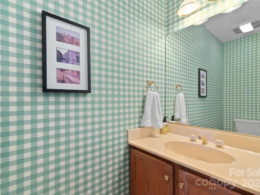 135 Oakcrest Lane, Waynesville, NC 28786.  MLS# CAR4235080, YatesRealty ID 14372. 