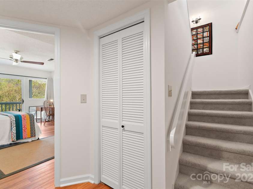 135 Oakcrest Lane, Waynesville, NC 28786.  MLS# CAR4235080, YatesRealty ID 14372. 