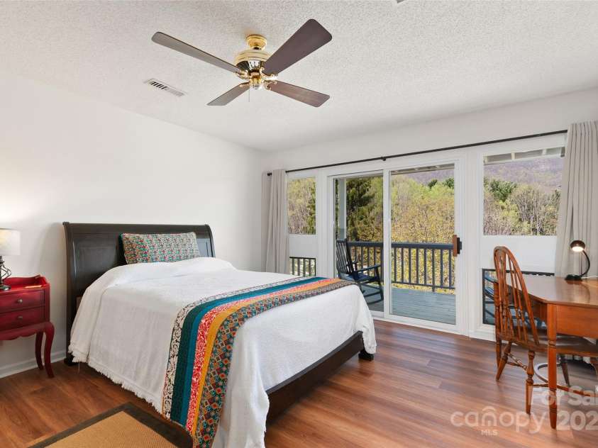 135 Oakcrest Lane, Waynesville, NC 28786.  MLS# CAR4235080, YatesRealty ID 14372. 