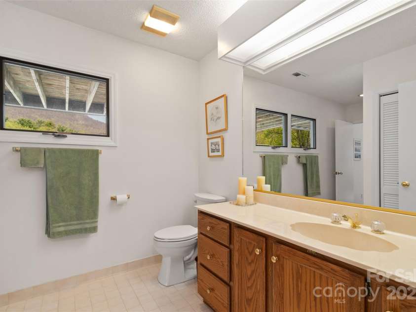 135 Oakcrest Lane, Waynesville, NC 28786.  MLS# CAR4235080, YatesRealty ID 14372. 