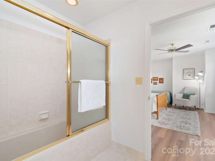 135 Oakcrest Lane, Waynesville, NC 28786.  MLS# CAR4235080, YatesRealty ID 14372. 