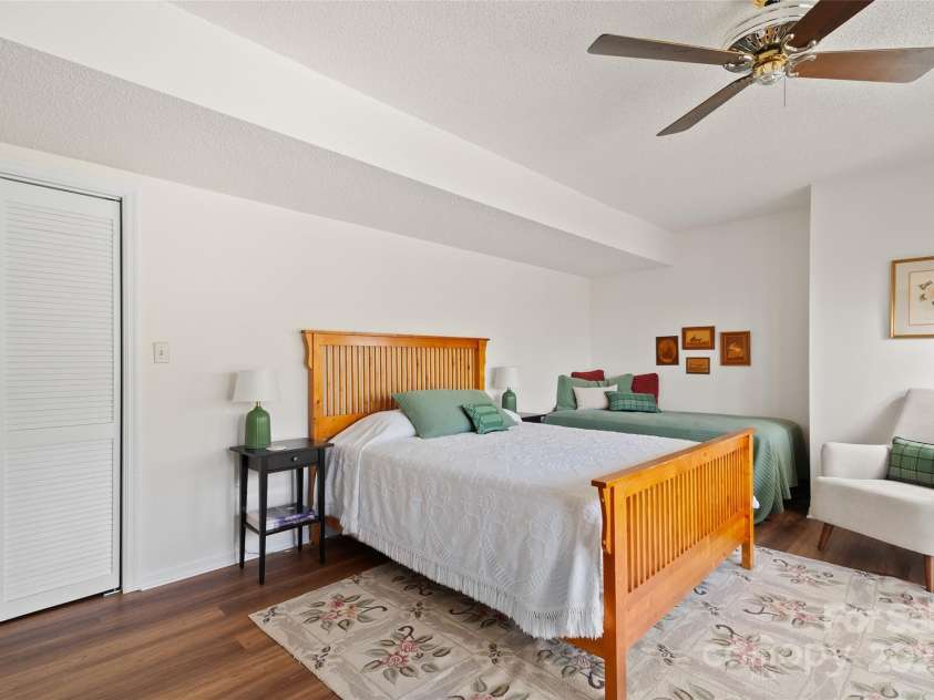 135 Oakcrest Lane, Waynesville, NC 28786.  MLS# CAR4235080, YatesRealty ID 14372. 