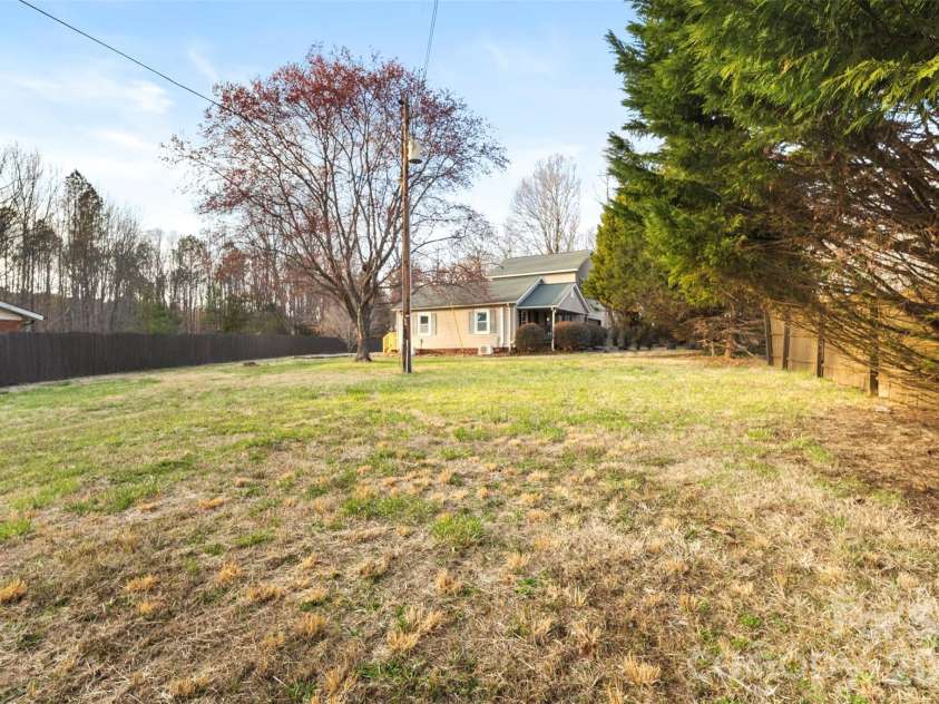 1751 Robert Martin Road, Catawba, NC 28609.  MLS# CAR4353868, YatesRealty ID 14372. 