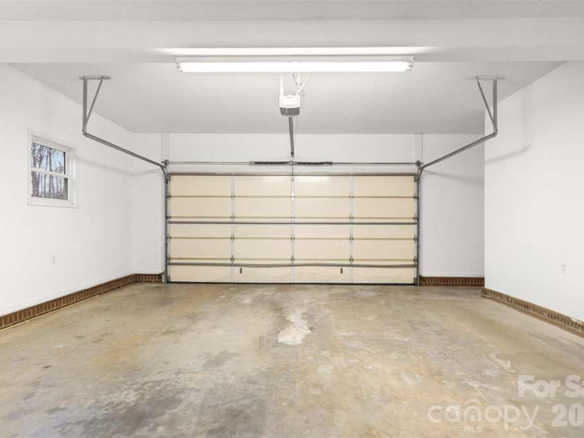 1751 Robert Martin Road, Catawba, NC 28609.  MLS# CAR4353868, YatesRealty ID 14372. 