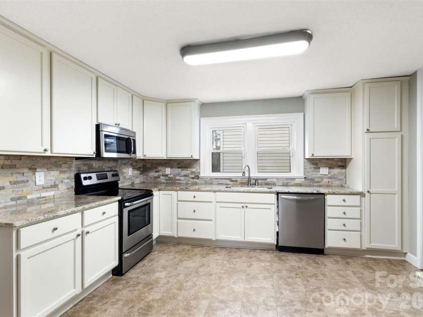 1751 Robert Martin Road, Catawba, NC 28609.  MLS# CAR4353868, YatesRealty ID 14372. 