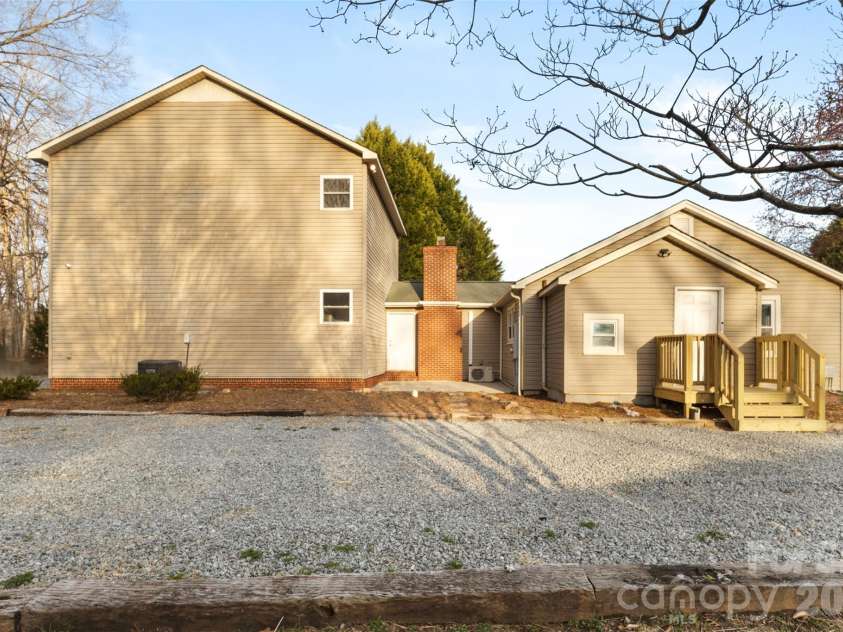 1751 Robert Martin Road, Catawba, NC 28609.  MLS# CAR4353868, YatesRealty ID 14372. 
