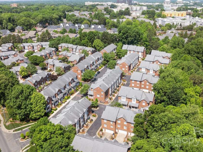 4941 Hill View Drive, Charlotte, NC 28210.  MLS# CAR4252580, YatesRealty ID 14374. 