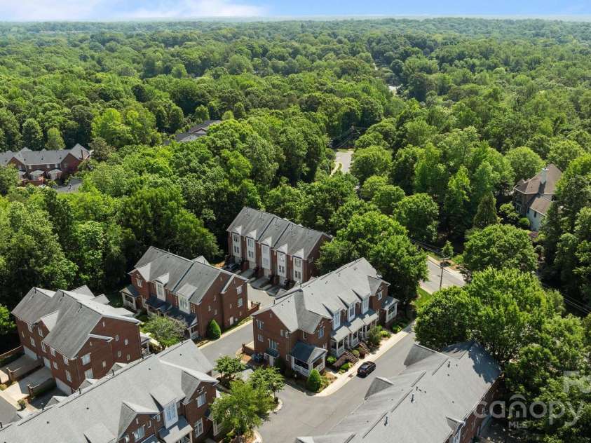 4941 Hill View Drive, Charlotte, NC 28210.  MLS# CAR4252580, YatesRealty ID 14374. 