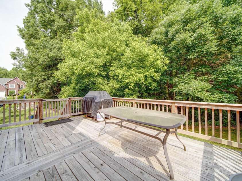 2608 Golden Bell Drive, Gastonia, NC 28056.  MLS# CAR4261370, YatesRealty ID 14375. 