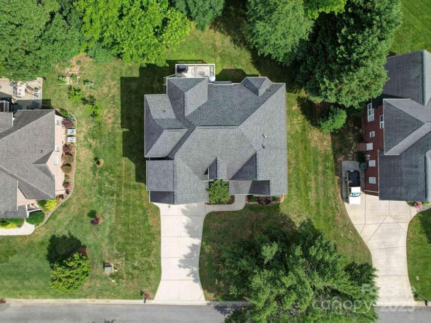 2608 Golden Bell Drive, Gastonia, NC 28056.  MLS# CAR4261370, YatesRealty ID 14375. 