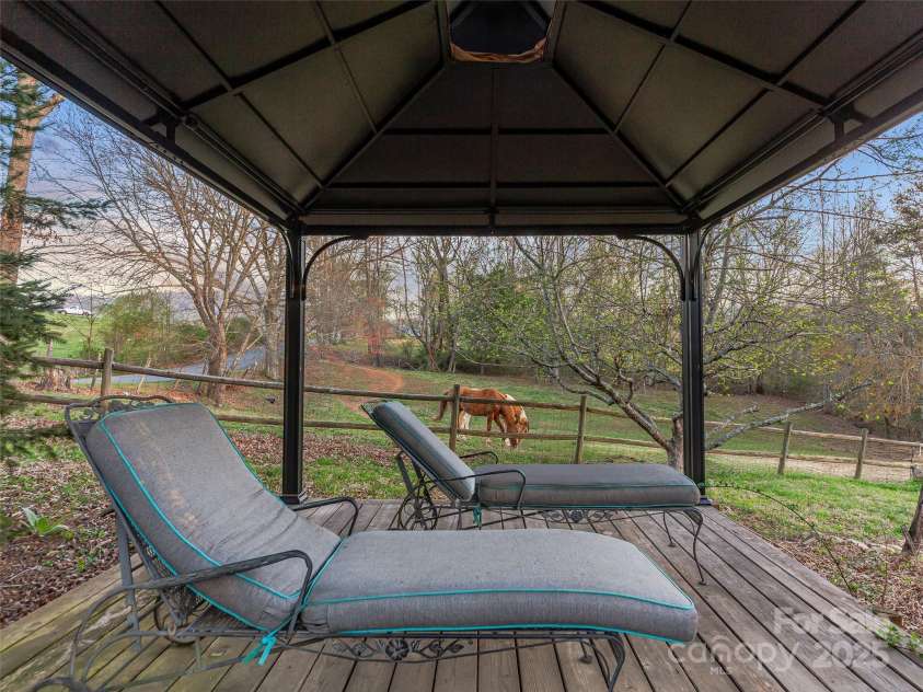 34 Ivy Lane, Fletcher, NC 28732.  MLS# CAR4242162, YatesRealty ID 14376. 