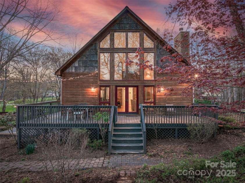 34 Ivy Lane, Fletcher, NC 28732.  MLS# CAR4242162, YatesRealty ID 14376. 