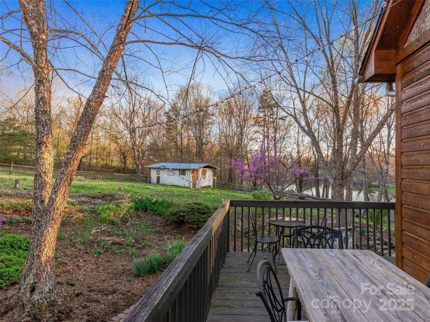 34 Ivy Lane, Fletcher, NC 28732.  MLS# CAR4242162, YatesRealty ID 14376. 