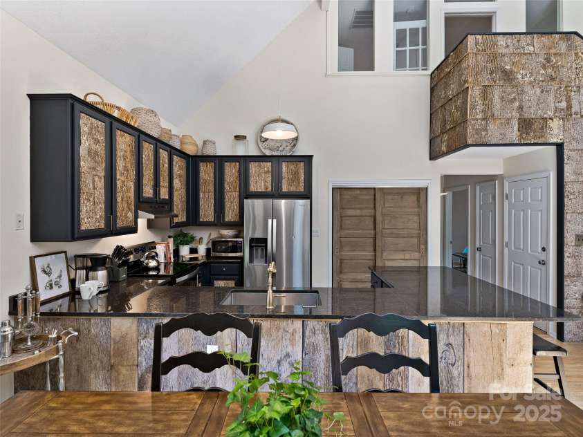 34 Ivy Lane, Fletcher, NC 28732.  MLS# CAR4242162, YatesRealty ID 14376. 