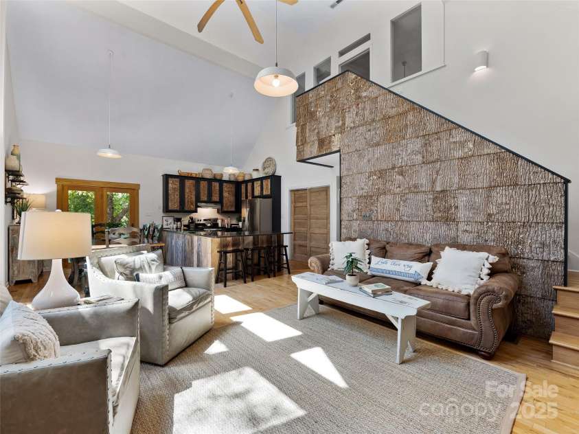 34 Ivy Lane, Fletcher, NC 28732.  MLS# CAR4242162, YatesRealty ID 14376. 