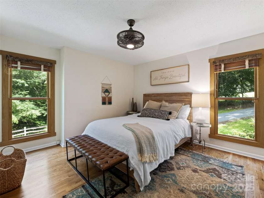 34 Ivy Lane, Fletcher, NC 28732.  MLS# CAR4242162, YatesRealty ID 14376. 