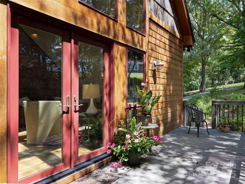 34 Ivy Lane, Fletcher, NC 28732.  MLS# CAR4242162, YatesRealty ID 14376. 