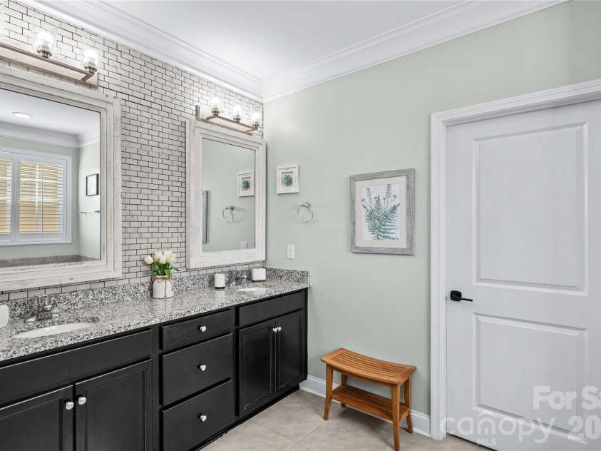138 Margo Lane, Statesville, NC 28677.  MLS# CAR4360310, YatesRealty ID 14377. 