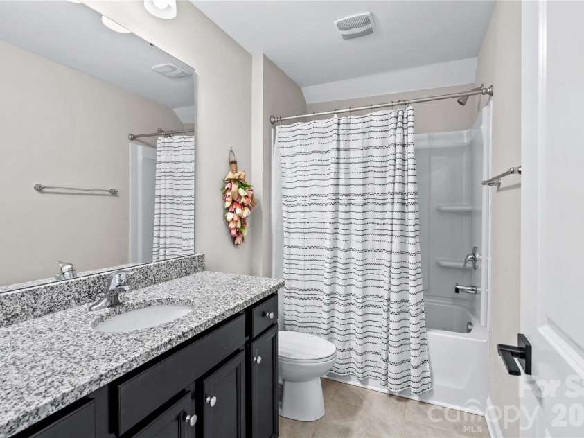 138 Margo Lane, Statesville, NC 28677.  MLS# CAR4360310, YatesRealty ID 14377. 