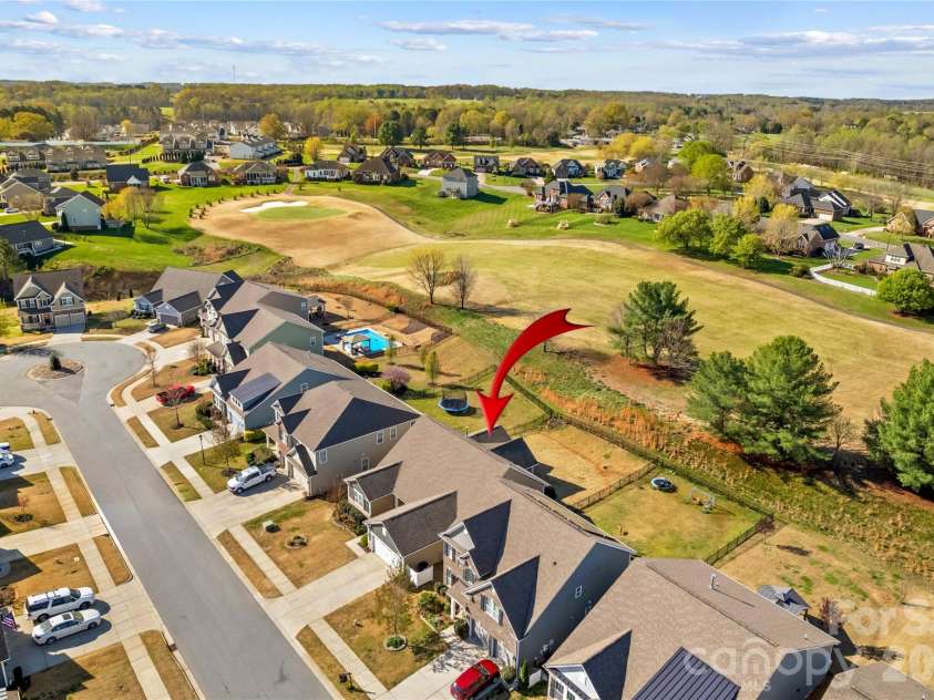 138 Margo Lane, Statesville, NC 28677.  MLS# CAR4360310, YatesRealty ID 14377. 