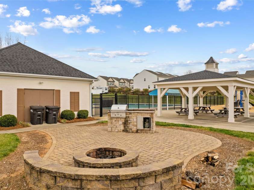 138 Margo Lane, Statesville, NC 28677.  MLS# CAR4360310, YatesRealty ID 14377. 