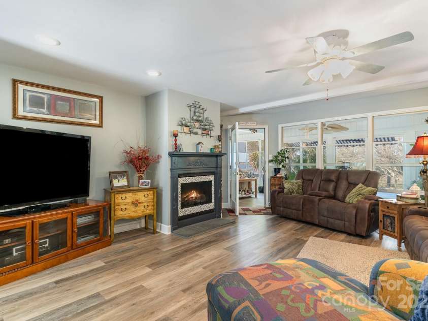 615 Lockwood Court, Bolivia, NC 28422.  MLS# CAR4224481, YatesRealty ID 14378. 