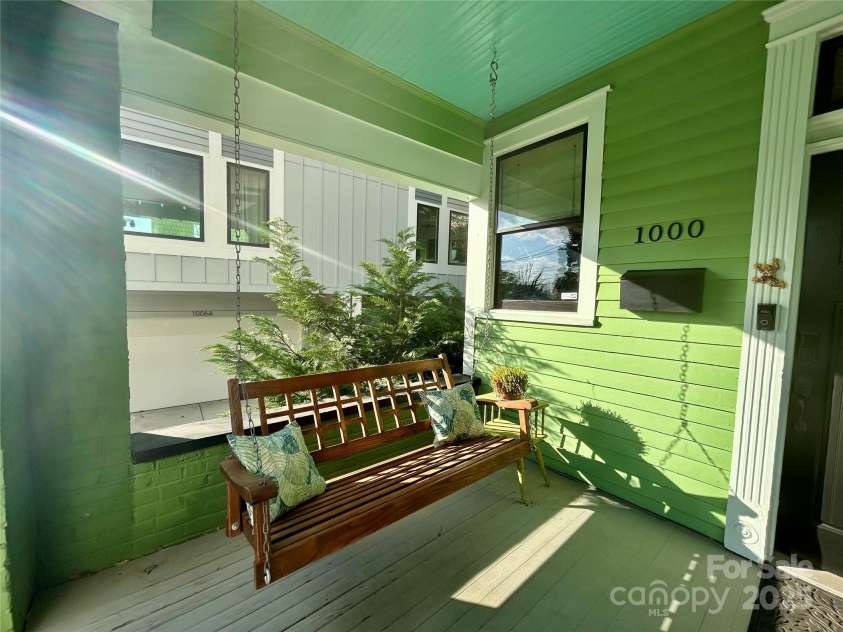 1000 Margaret Brown Street, Charlotte, NC 28202.  MLS# CAR4244039, YatesRealty ID 14379. 