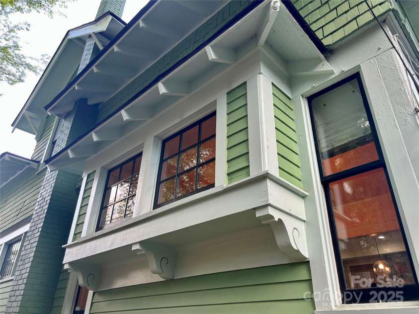 1000 Margaret Brown Street, Charlotte, NC 28202.  MLS# CAR4244039, YatesRealty ID 14379. 