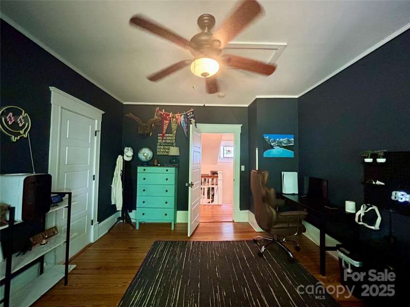 1000 Margaret Brown Street, Charlotte, NC 28202.  MLS# CAR4244039, YatesRealty ID 14379. 