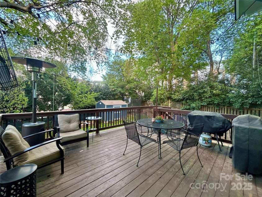 1000 Margaret Brown Street, Charlotte, NC 28202.  MLS# CAR4244039, YatesRealty ID 14379. 