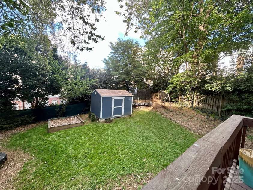 1000 Margaret Brown Street, Charlotte, NC 28202.  MLS# CAR4244039, YatesRealty ID 14379. 