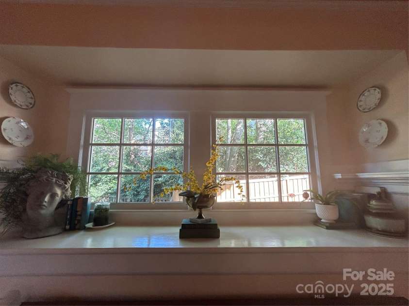 1000 Margaret Brown Street, Charlotte, NC 28202.  MLS# CAR4244039, YatesRealty ID 14379. 