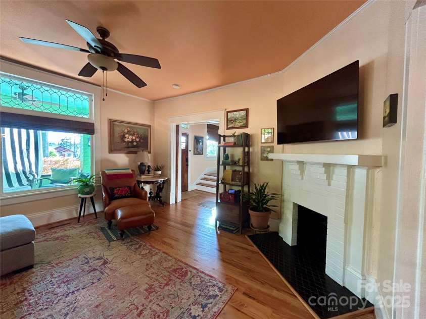 1000 Margaret Brown Street, Charlotte, NC 28202.  MLS# CAR4244039, YatesRealty ID 14379. 