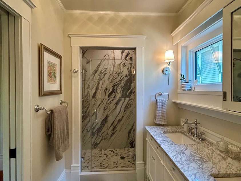 1000 Margaret Brown Street, Charlotte, NC 28202.  MLS# CAR4244039, YatesRealty ID 14379. 
