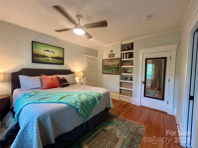 1000 Margaret Brown Street, Charlotte, NC 28202.  MLS# CAR4244039, YatesRealty ID 14379. 