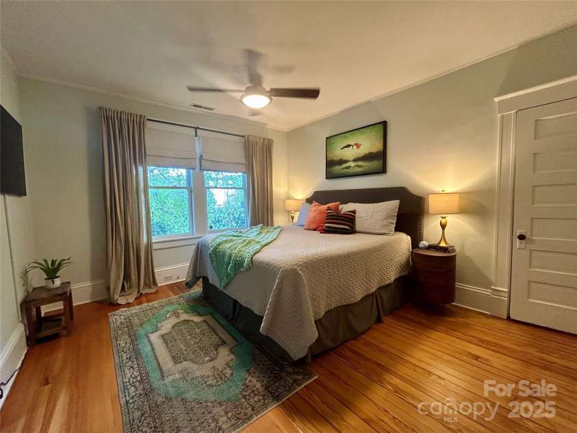 1000 Margaret Brown Street, Charlotte, NC 28202.  MLS# CAR4244039, YatesRealty ID 14379. 