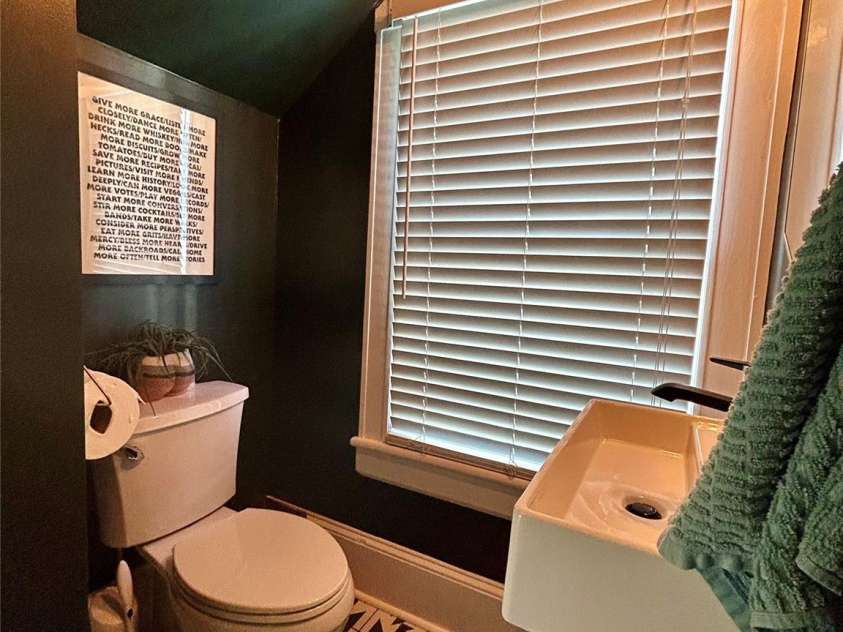 1000 Margaret Brown Street, Charlotte, NC 28202.  MLS# CAR4244039, YatesRealty ID 14379. 