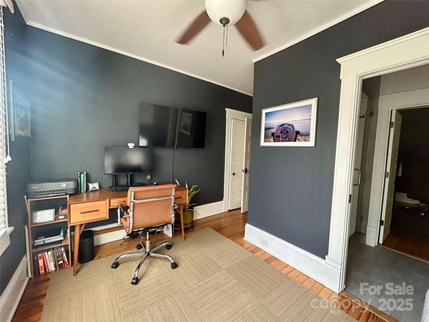 1000 Margaret Brown Street, Charlotte, NC 28202.  MLS# CAR4244039, YatesRealty ID 14379. 
